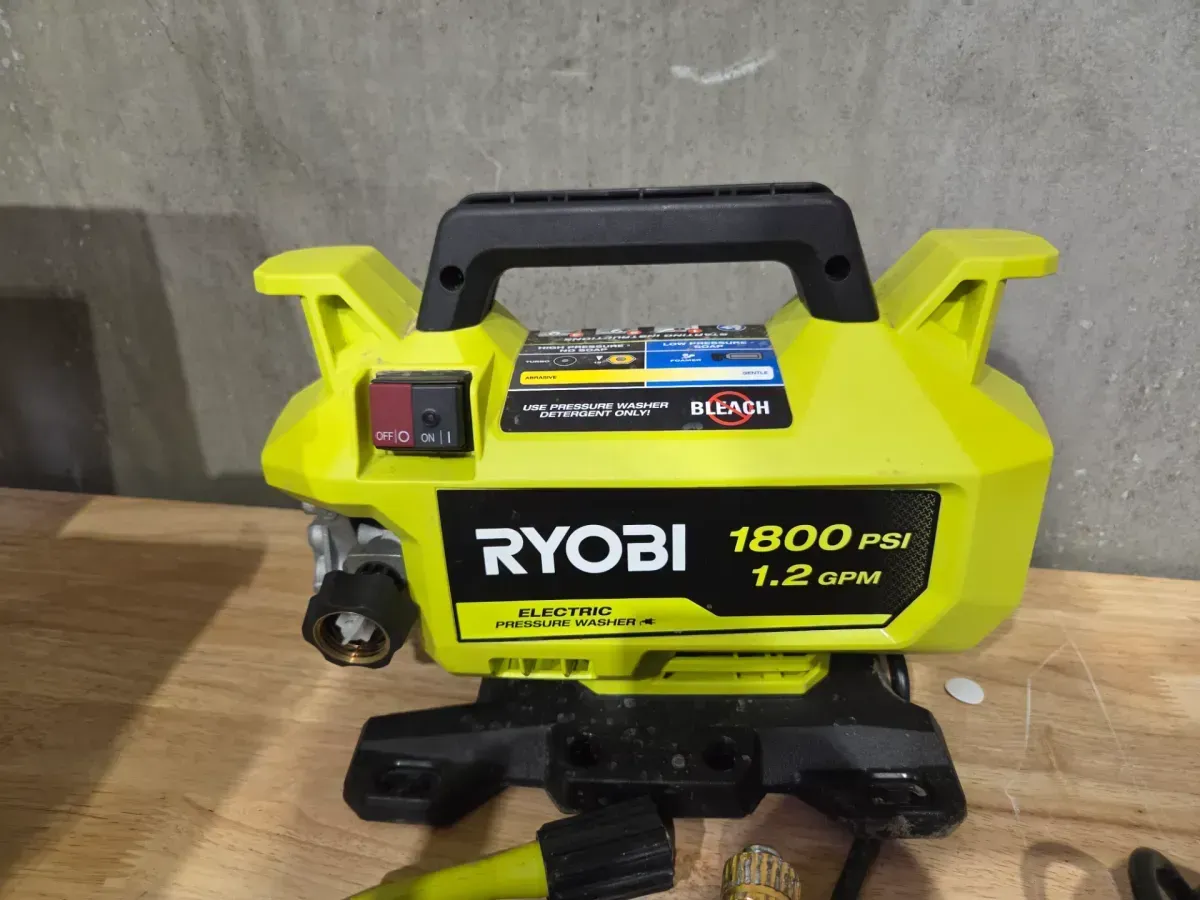 1800 PSI 1.2 GPM Cold Water Corded Electric Pressure Washer - image 4