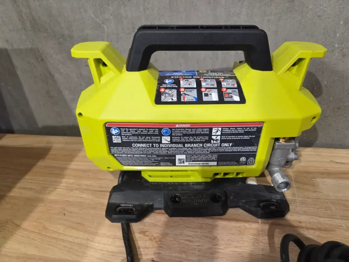 1800 PSI 1.2 GPM Cold Water Corded Electric Pressure Washer - image 5