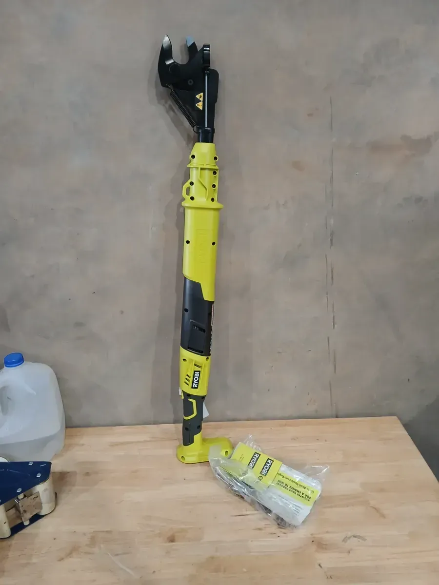 *** machine not working, no battery ONE+ 18V Cordless Battery Pole Lopper (Tool-Only) - image 3