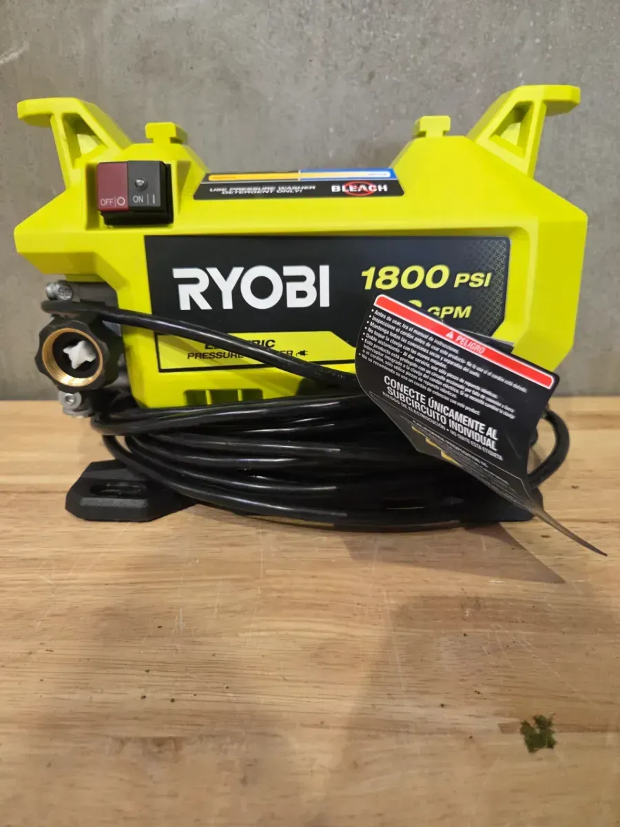 1800 PSI 1.2 GPM Cold Water Corded Electric Pressure Washer - image 2