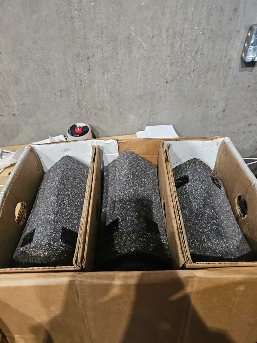 DecoRidge 8 in. Midnight Hip and Ridge Roofing Shingles (20 linear ft. Per Bundle) - image 3