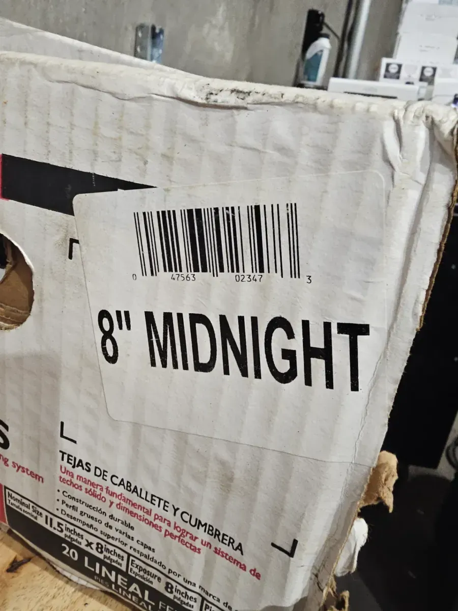 DecoRidge 8 in. Midnight Hip and Ridge Roofing Shingles (20 linear ft. Per Bundle) - image 4