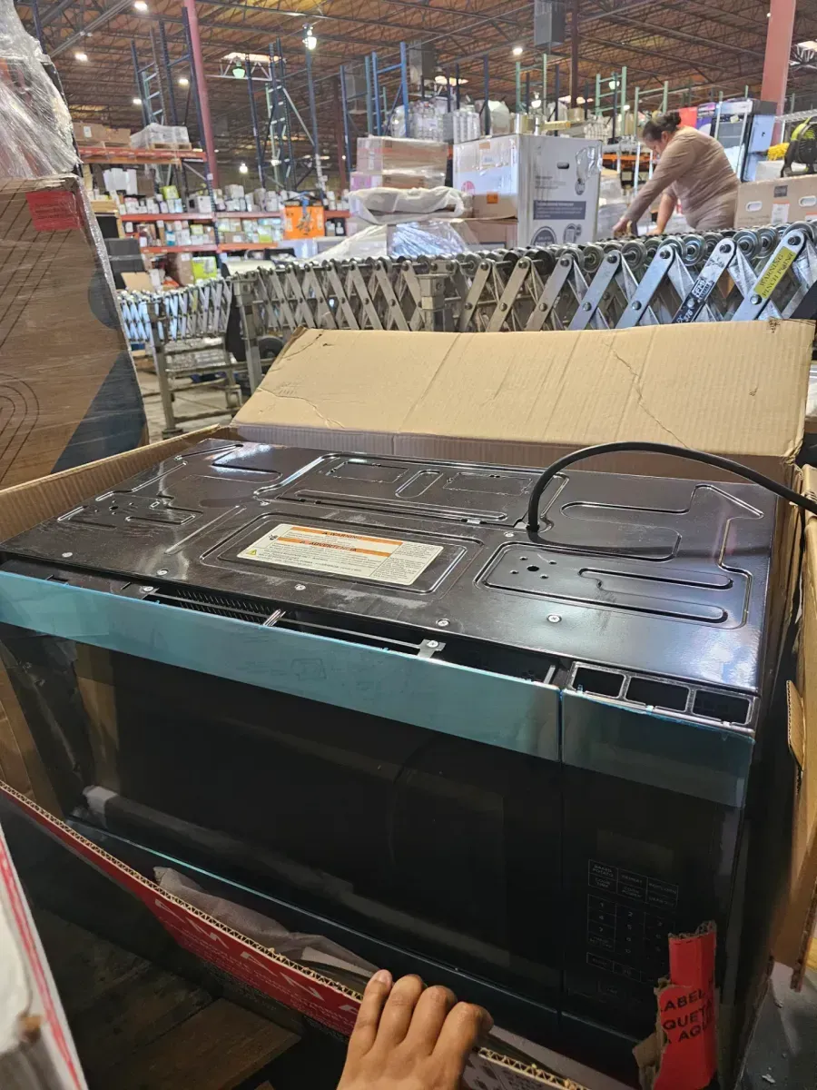 Amana 1.6 cu. ft. Stainless Steel Electric 1000-Watt Over the Range Microwave 300 Exhaust CFM with Add 0:30 Seconds - image 3