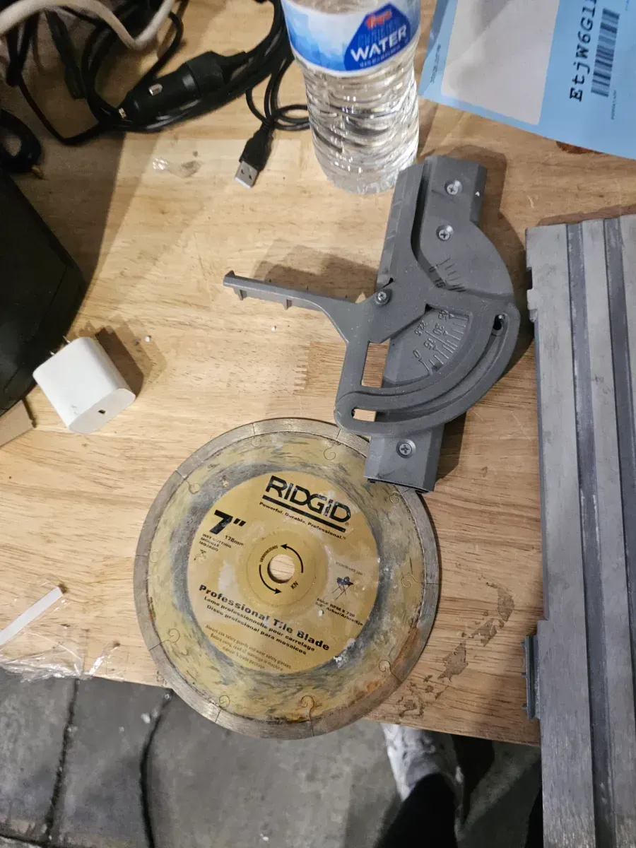 RIDGID 6.5-Amp 7 in. Blade Corded Table Top Wet Tile Saw - image 3