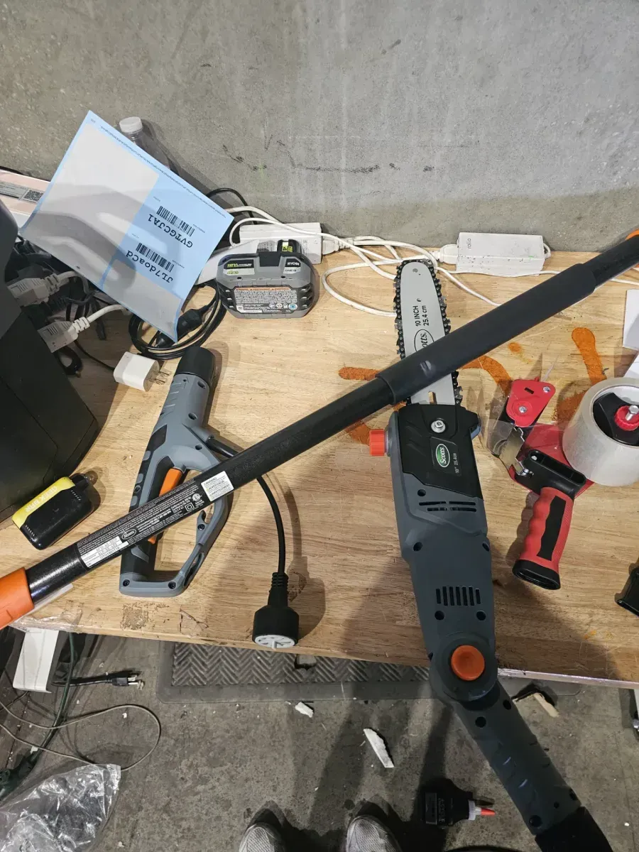 10 in. 8 Amp Electric Pole Chainsaw - image 2