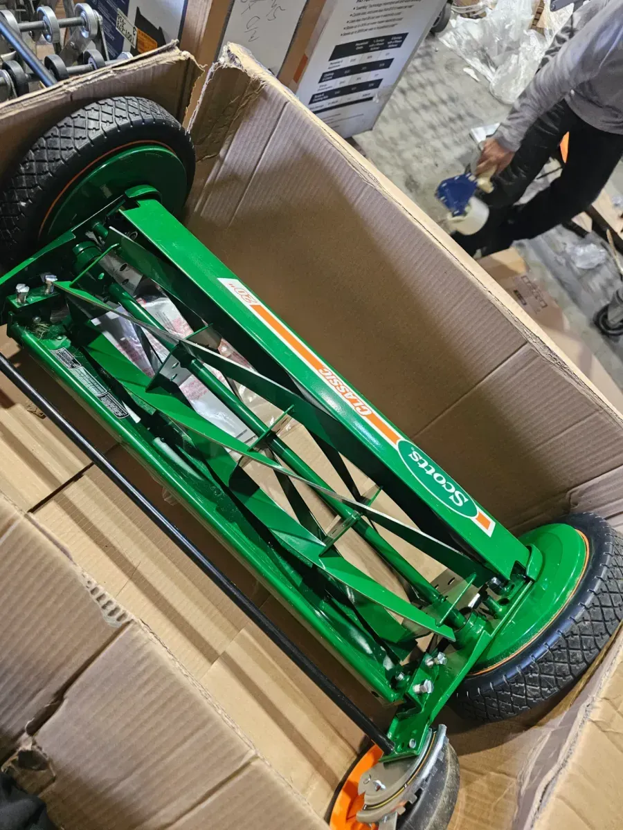 Scotts 20 in. Manual Walk Behind Reel Lawn Mower, Includes Grass Catcher - image 4