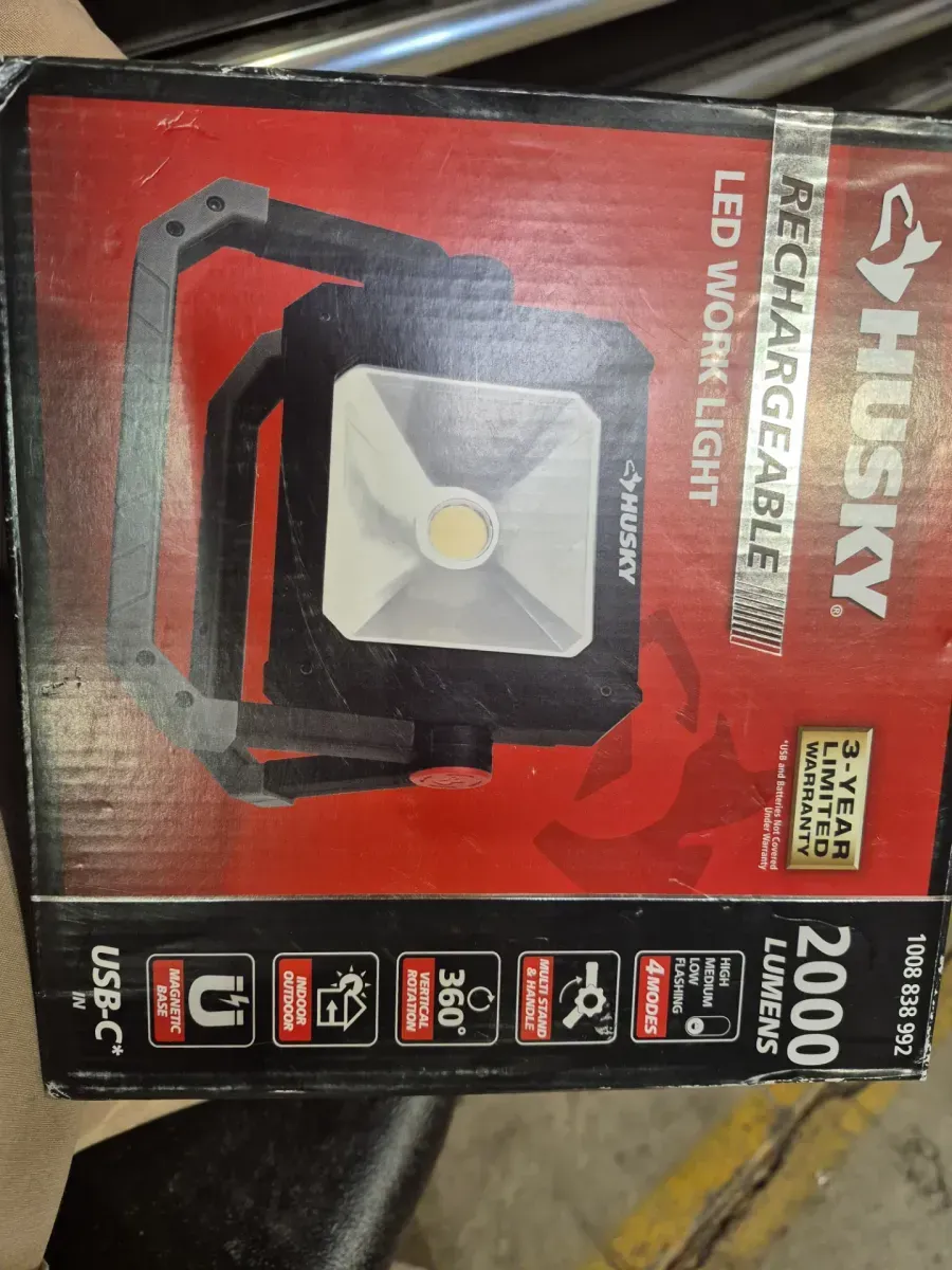 2000 Lumens Rechargeable LED Work Light - image 2