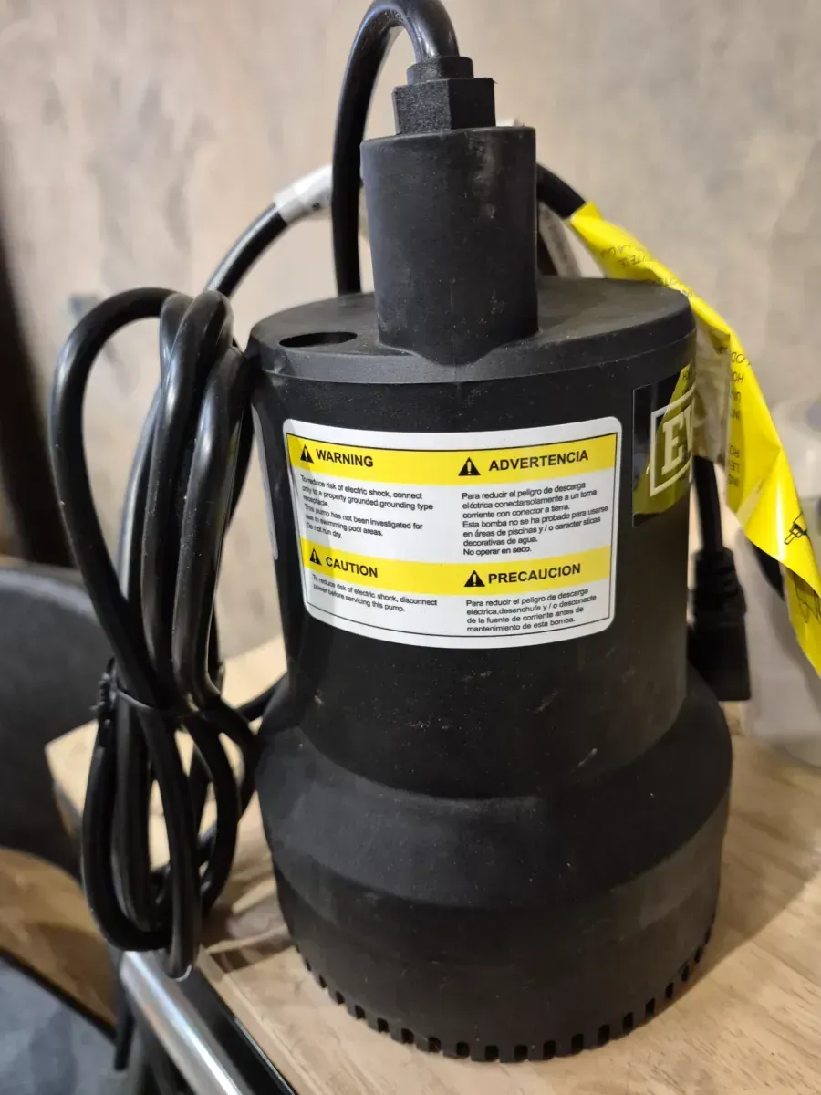 Everbilt 1/6 HP Submersible Thermoplastic Utility Pump - image 5