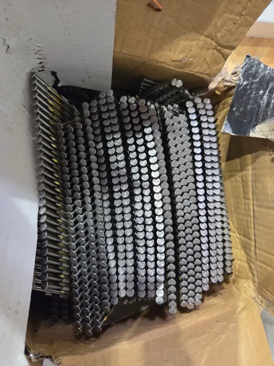 3 in. x 0.120 in. 21° Plastic Collated Bright Coated Smooth Shank Round Head Framing Nails 4000 per Box - image 2