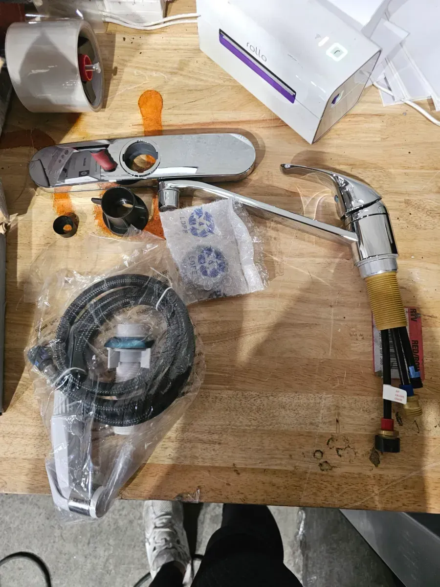 Single Handle Standard Kitchen Faucet in Chrome with White Side Sprayer - image 2