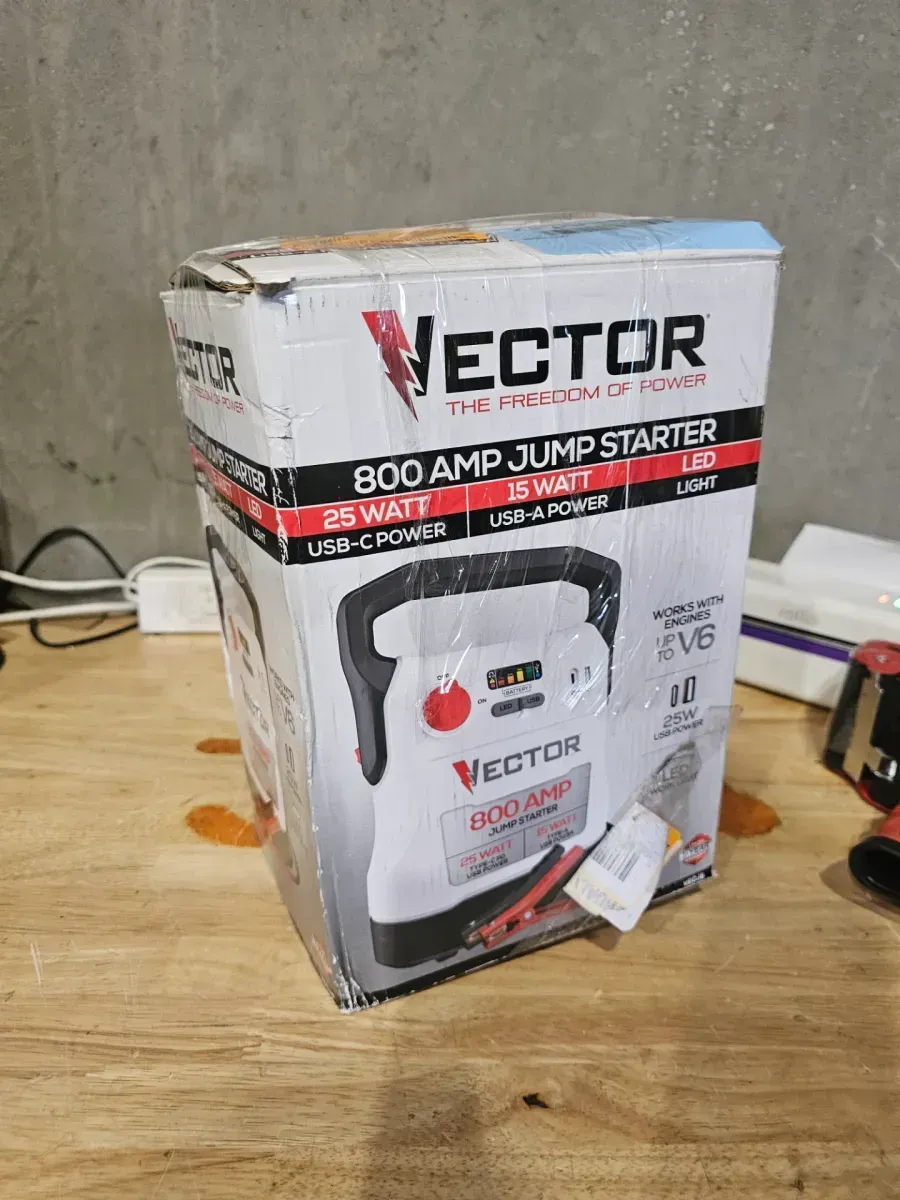 800 Amp Jump Starter with USB Power - image 5