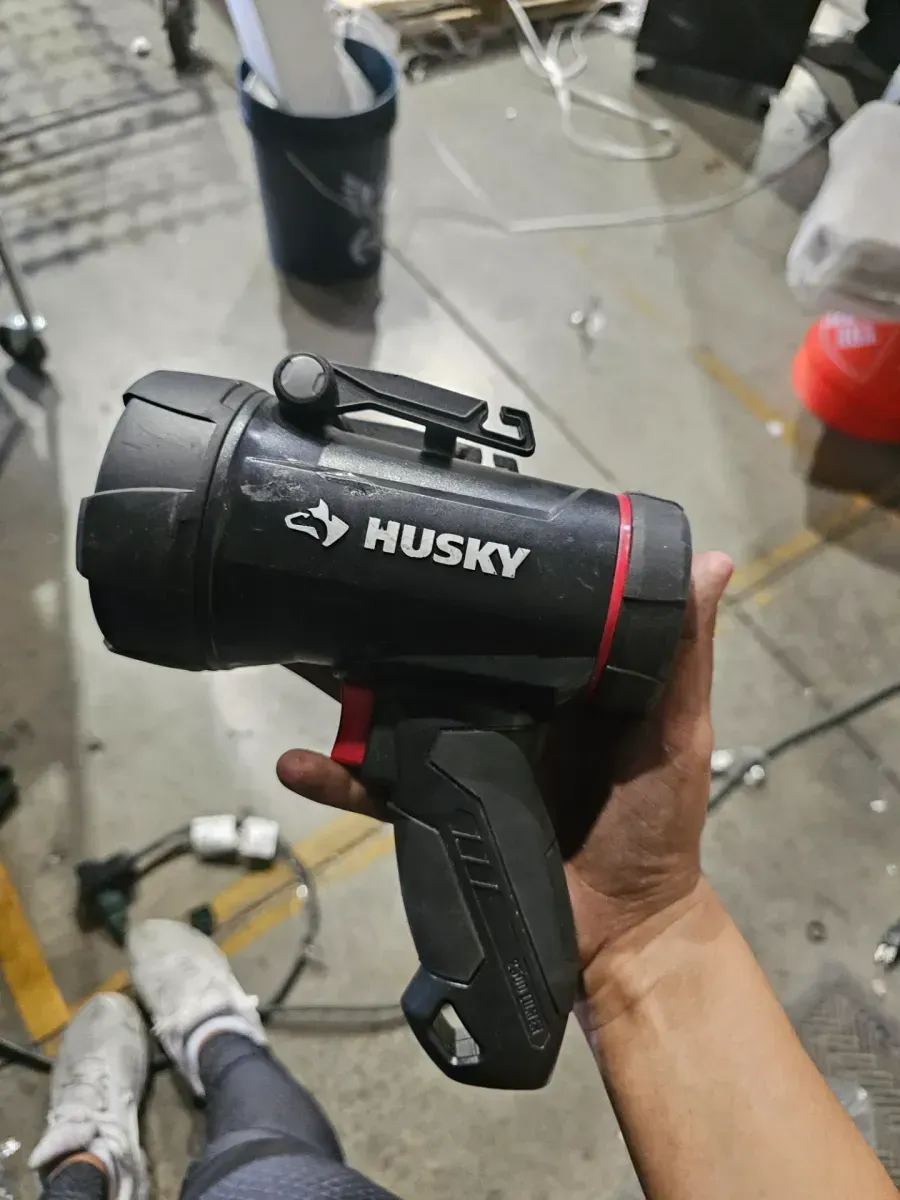 Husky 700 Lumen LED Utility Spotlight - image 3