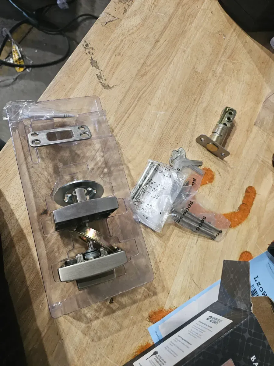 Baldwin Spyglass Single Cylinder Front Door Handleset in Satin Nickel - image 1