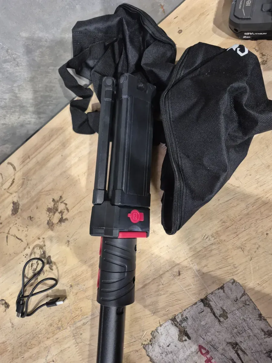 2200-Lumen Tripod - image 7