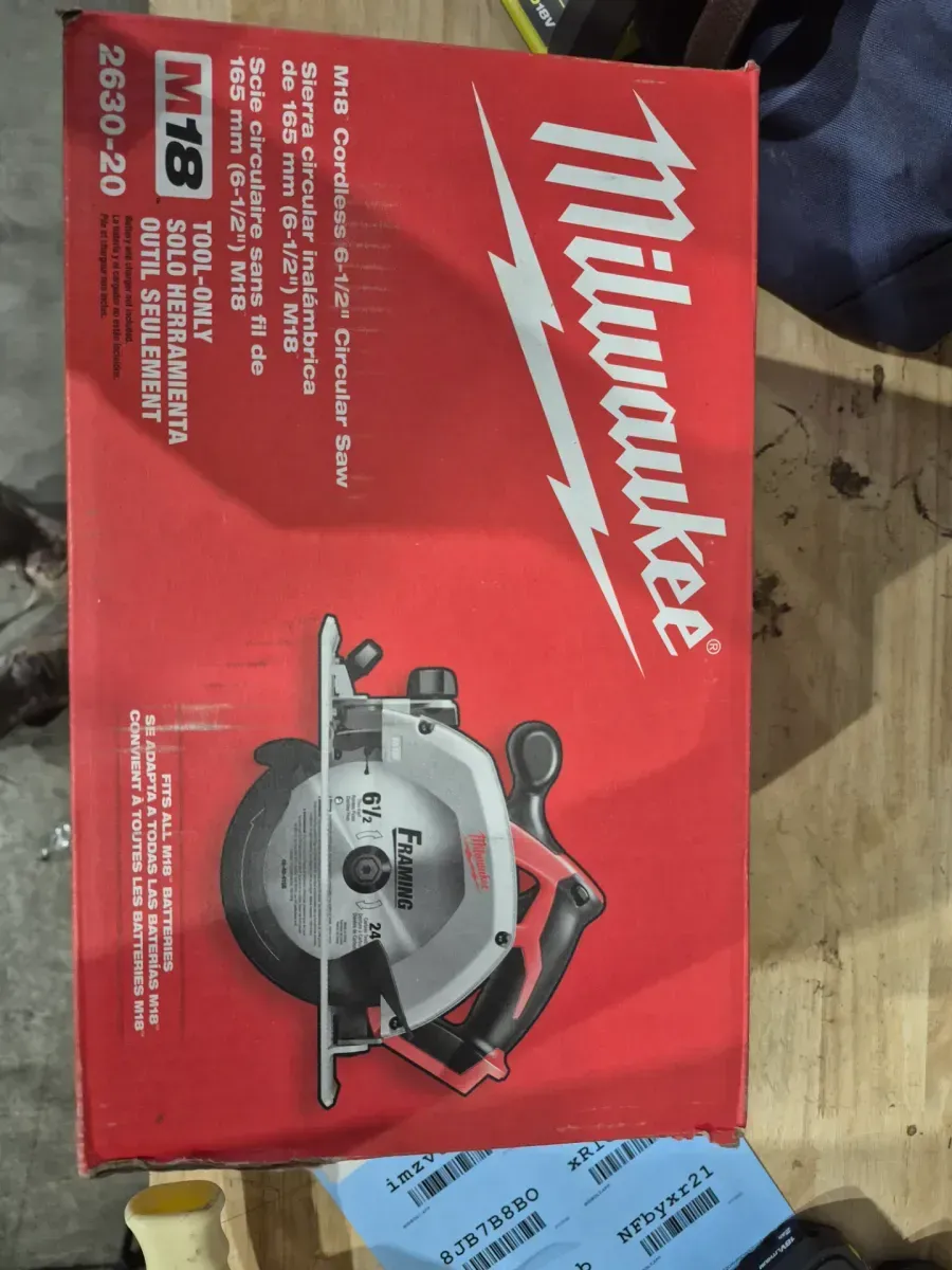 M18 FUEL 18V Lithium-Ion Brushless Cordless 7-1/4 in. Circular Saw (Tool-Only) - image 2