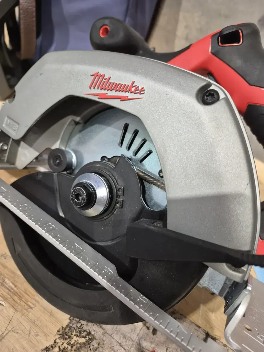 M18 FUEL 18V Lithium-Ion Brushless Cordless 7-1/4 in. Circular Saw (Tool-Only) - image 5