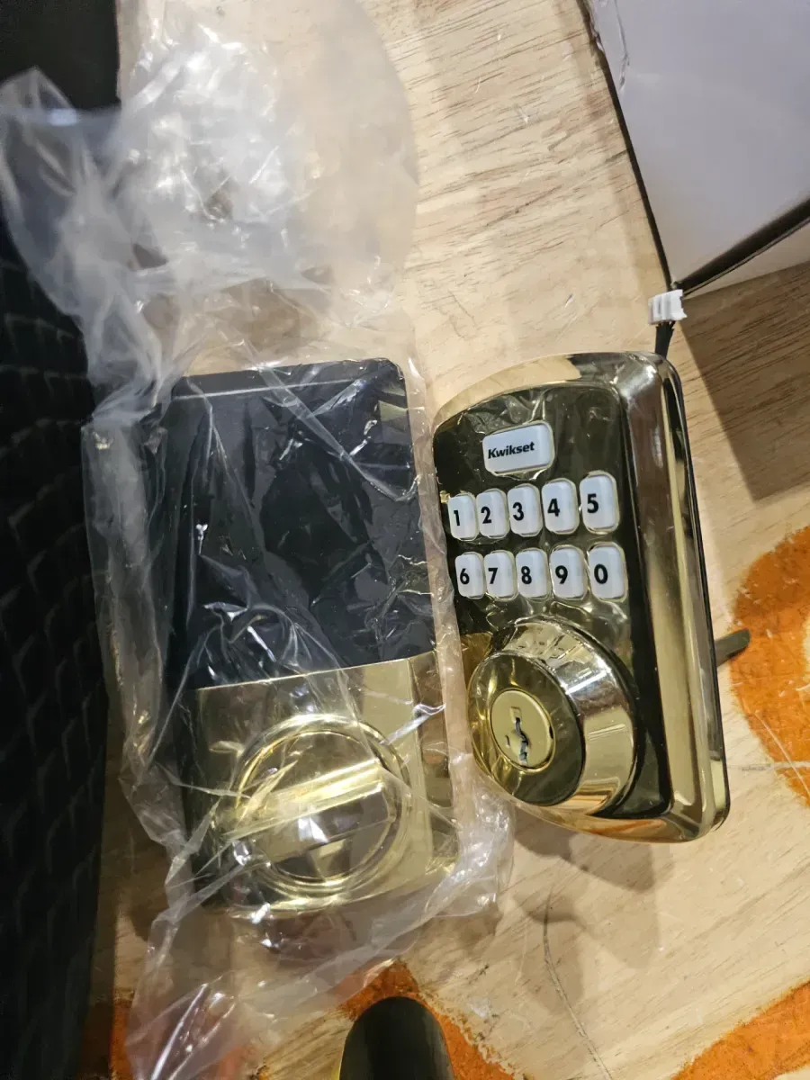 Powerbolt 250 10-Button Keypad Lifetime Polished Brass Transitional Electronic Deadbolt Door Lock - image 2