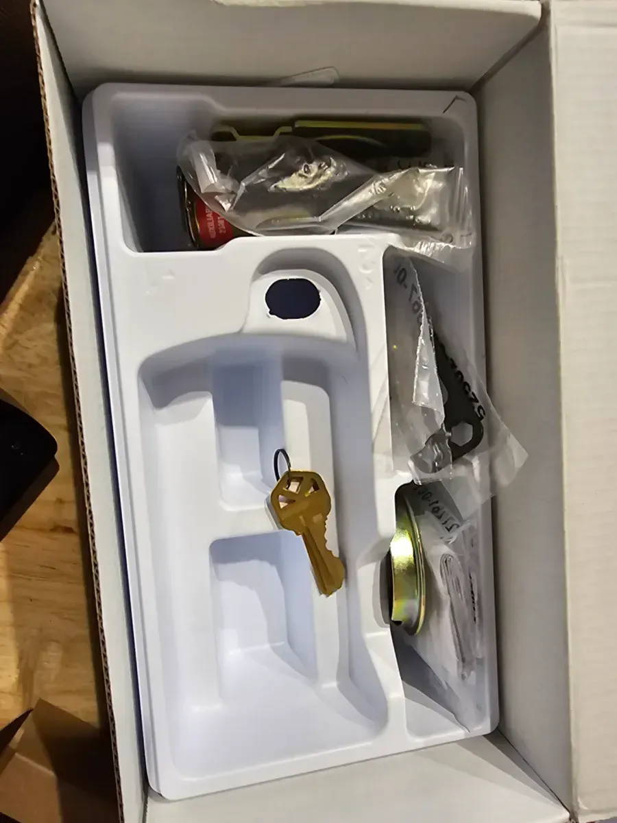 SmartCode 260 Traditional Venetian Bronze Keypad Single Cylinder Electronic Deadbolt Featuring SmartKey Security - image 4