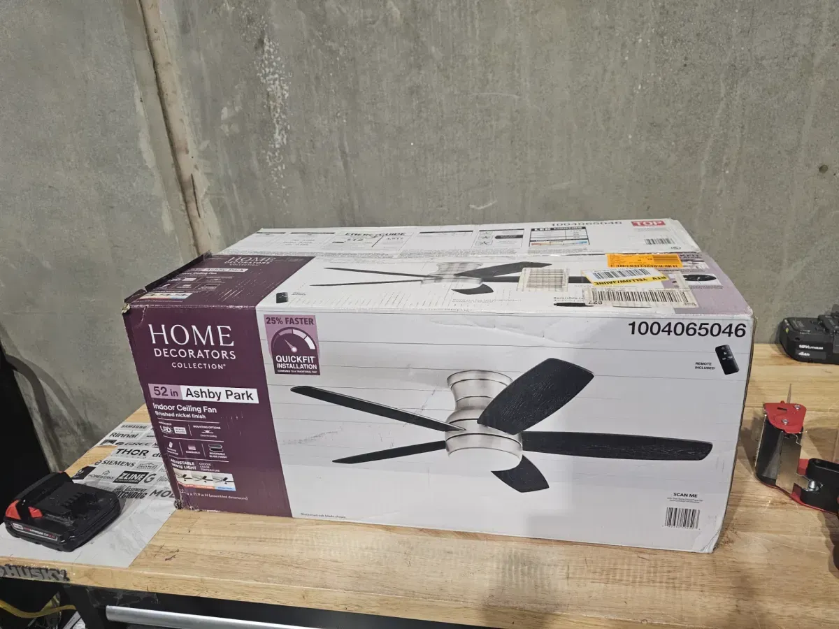 Modern 5-Blade Low Profile Ceiling Fan with Light Kit - image 2