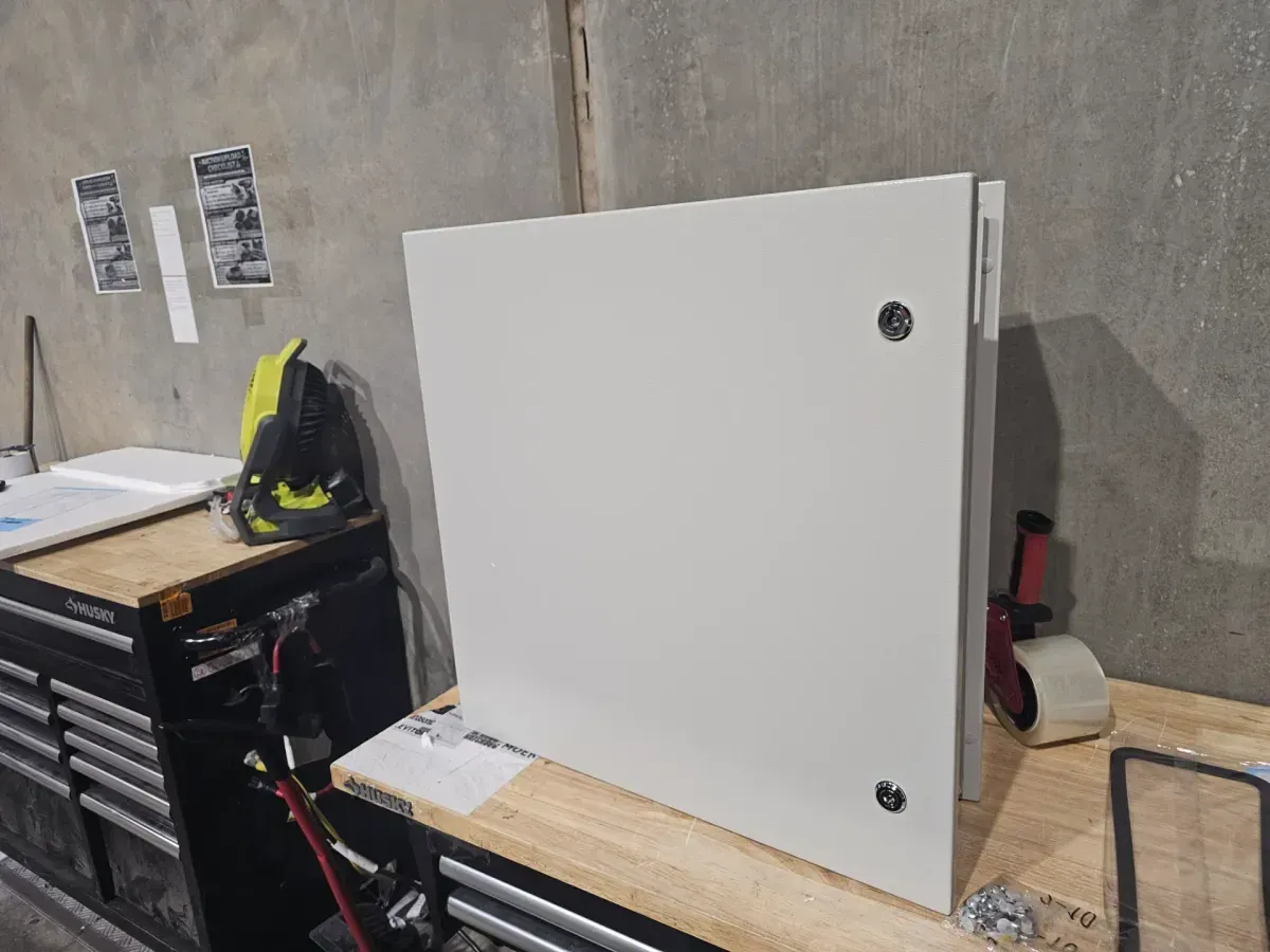 Wall-Mount Metal Electrical Enclosure Box with Lock - image 4