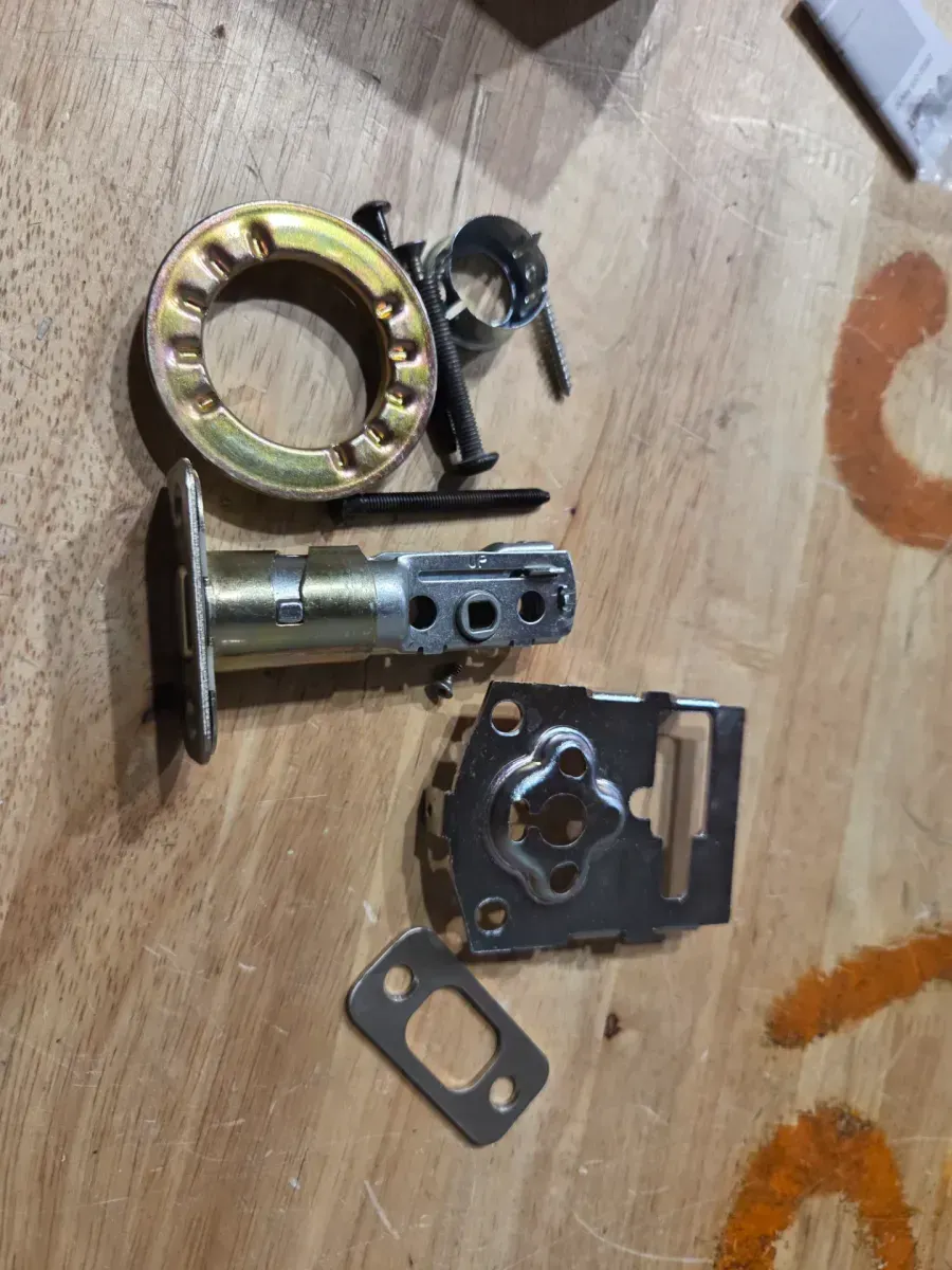 Kwikset Electronic Keypad Deadbolt Lock in Satin Nickel - image 3