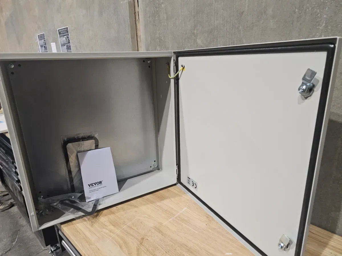Wall-Mount Metal Electrical Enclosure Box with Lock - image 3