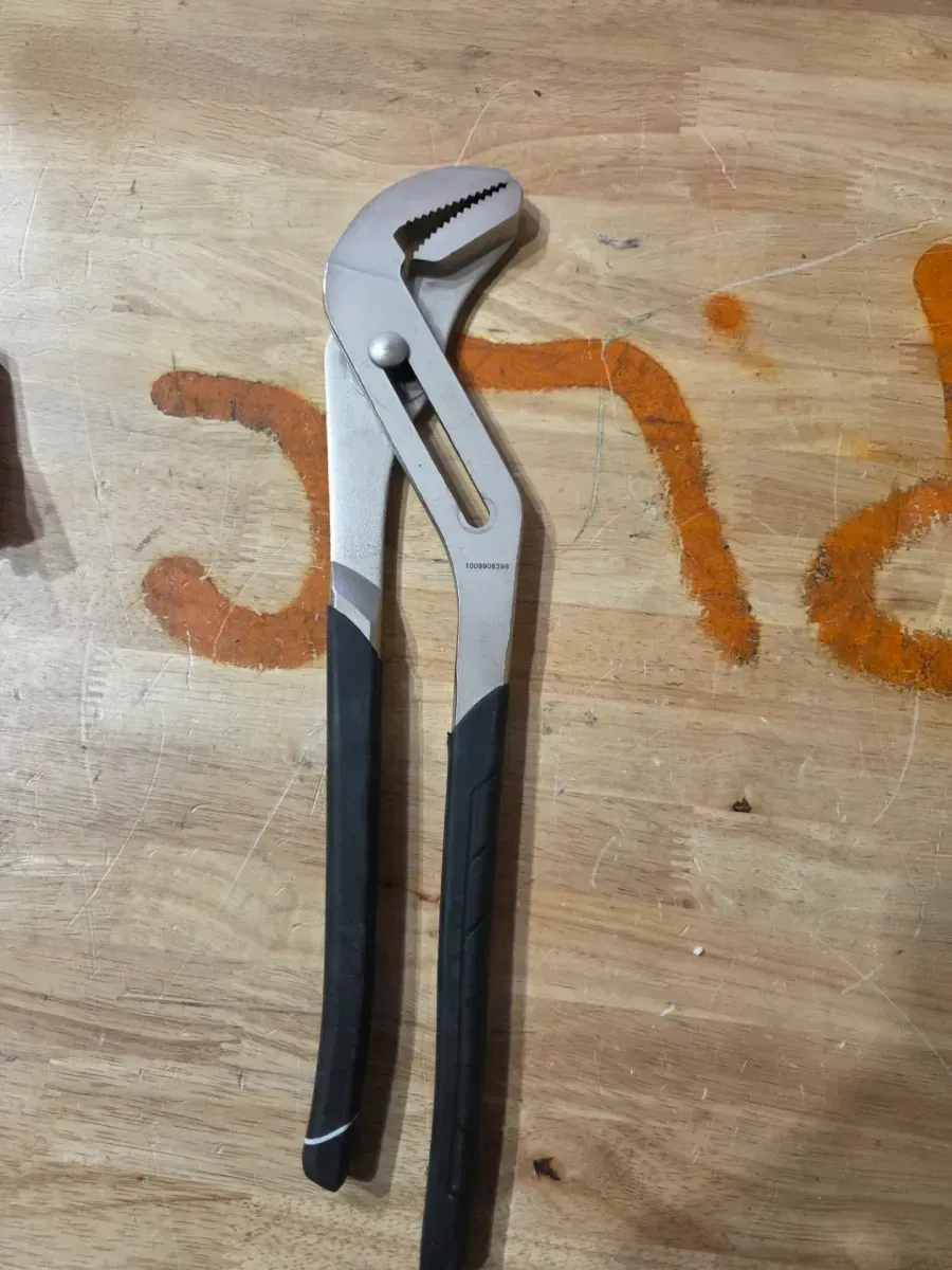 Husky Groove Joint Pliers - image 2