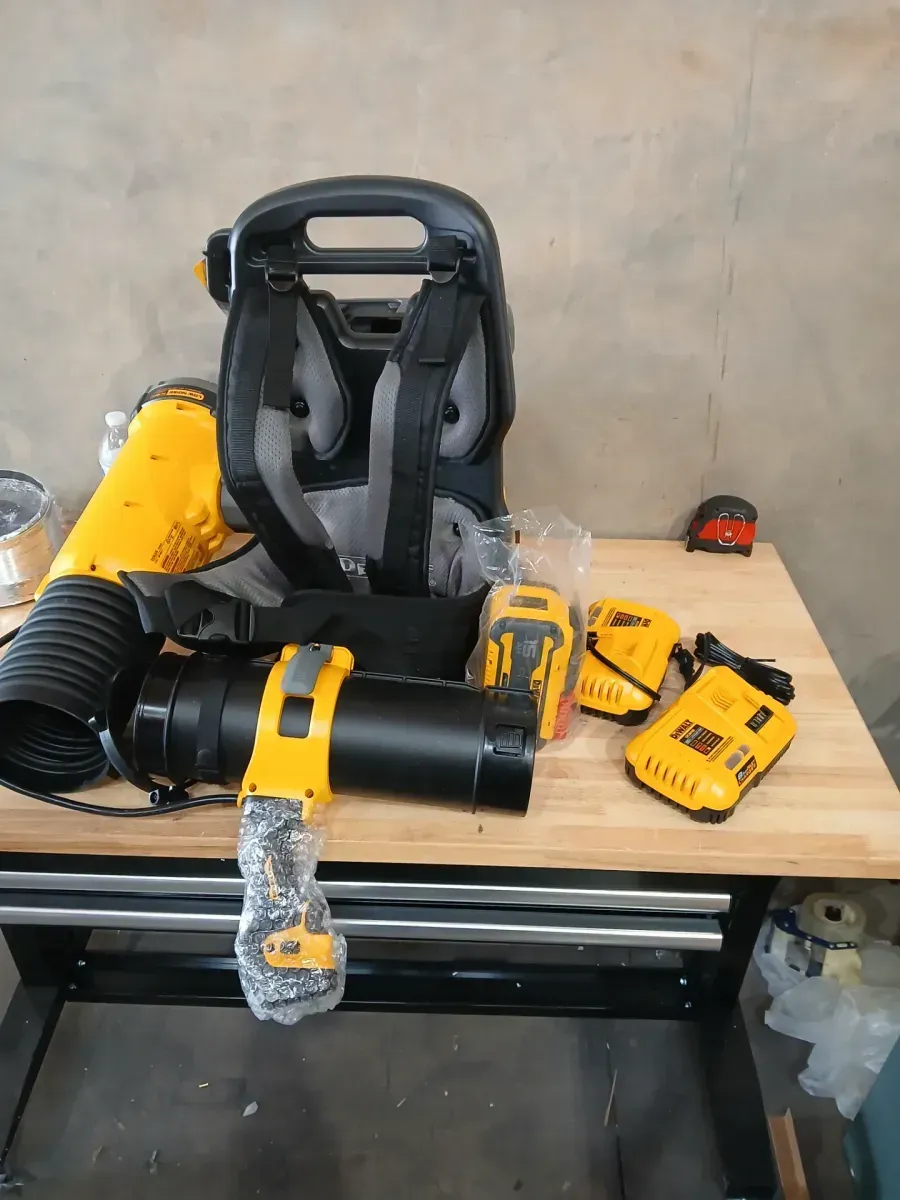 DEWALT FLEXVOLT 60V MAX Brushless Cordless Backpack Blower - image 3
