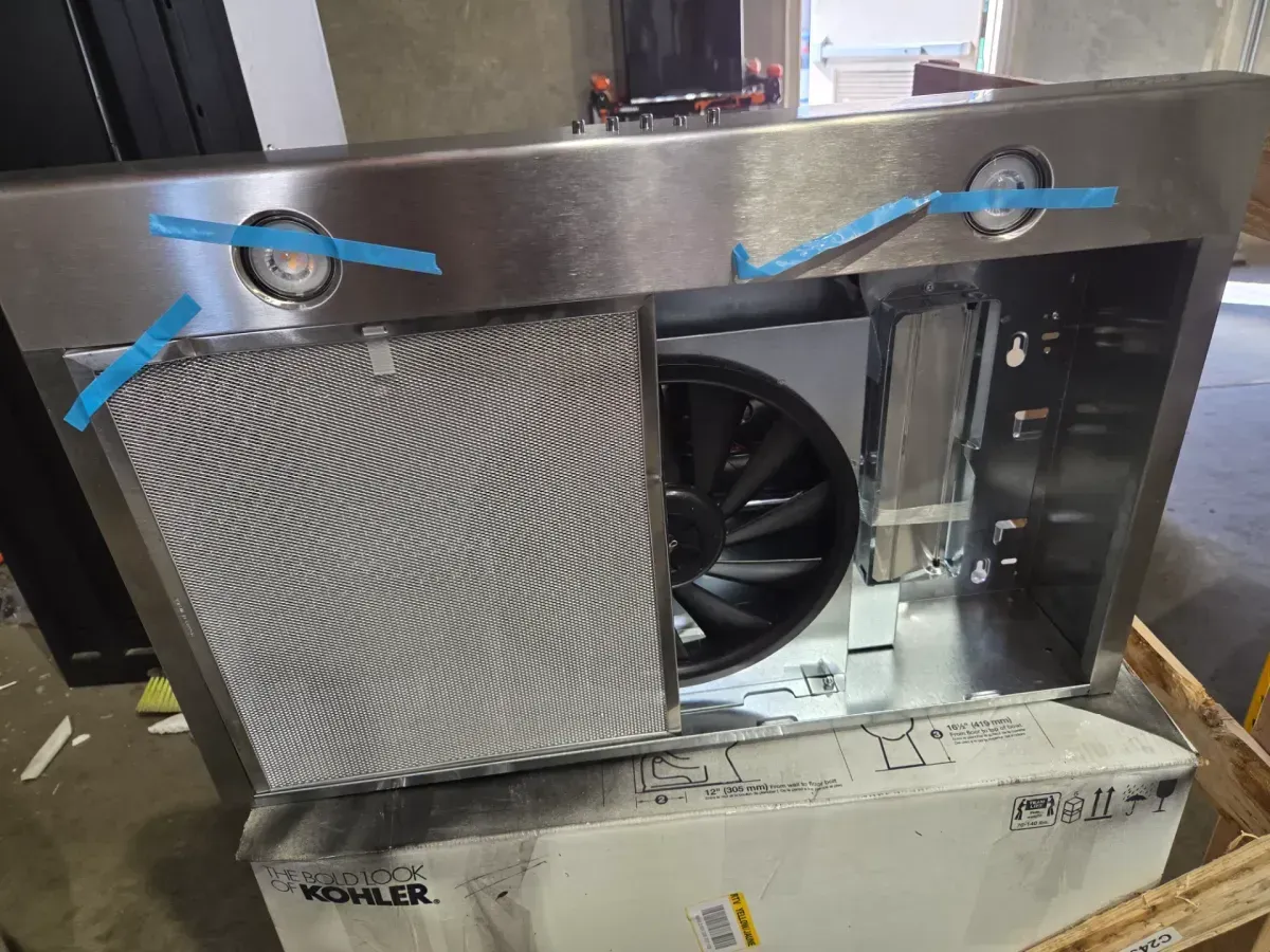 Glacier BCSQ1 30 in. 375 Max Blower CFM Convertible Under-Cabinet Range Hood with Light in Stainless Steel - image 2