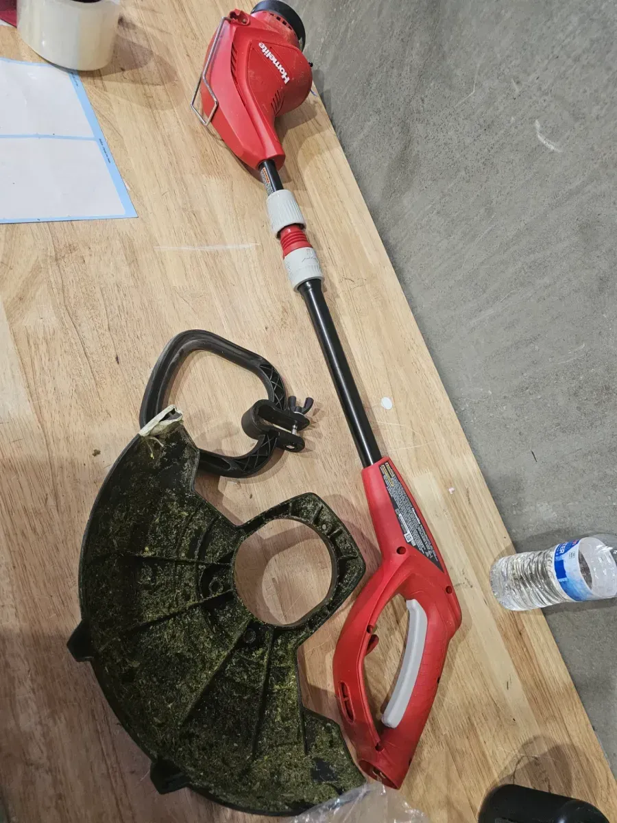 13 in. 4 Amp Straight Electric String Trimmer - image 3