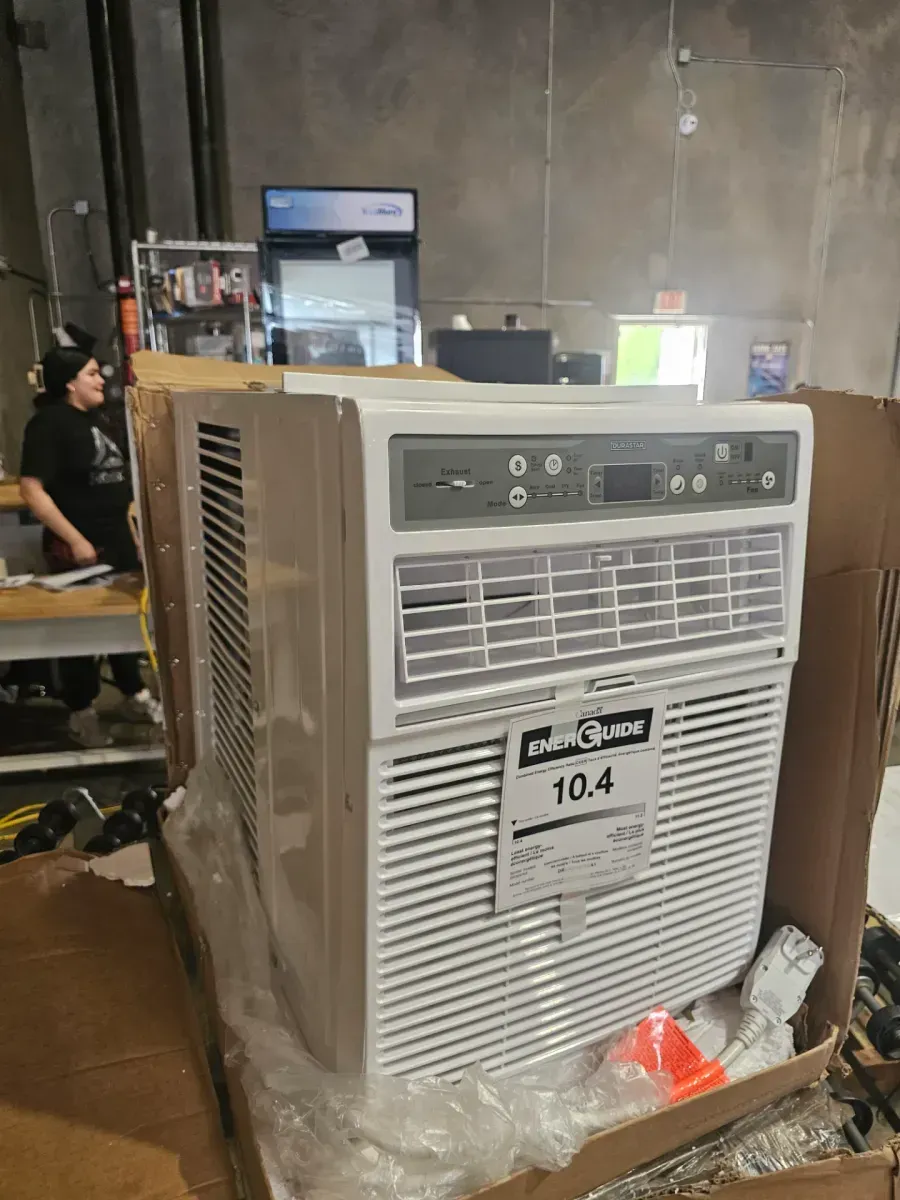 10,000 -TU 115-Volt Window Air Conditioner Cools 400 sq. ft. with Remote Control in White - image 5