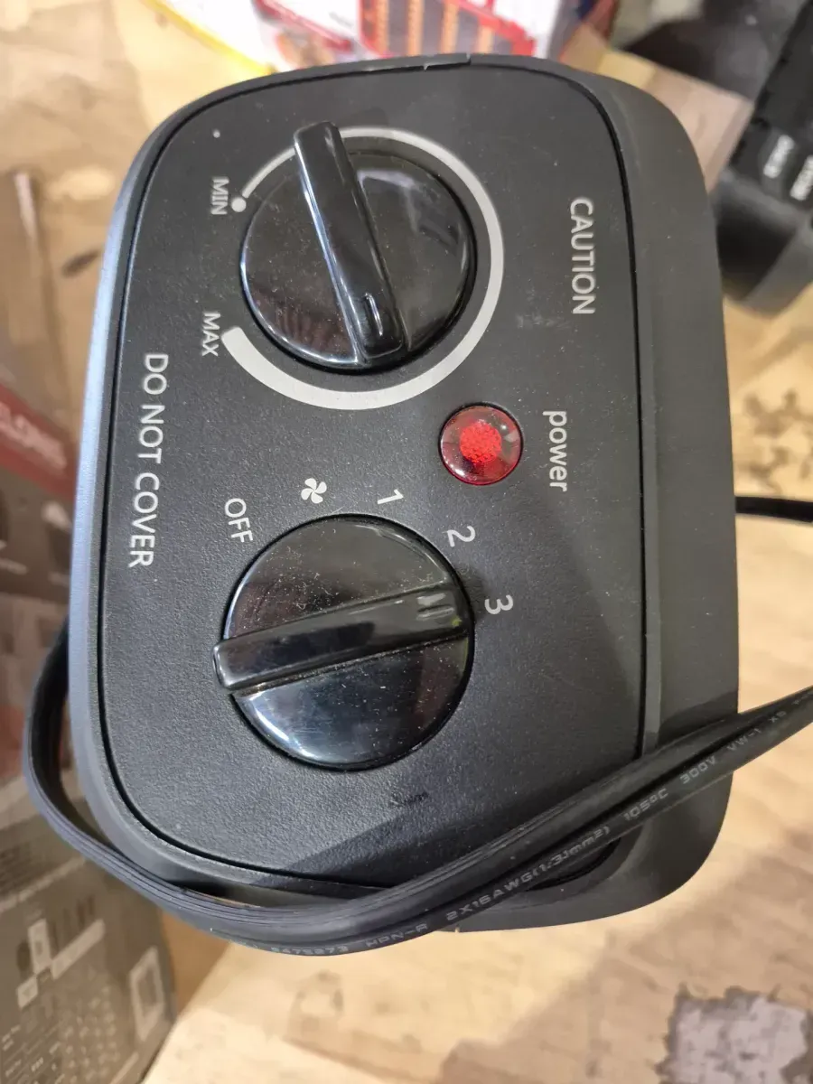 Pelonis 1500-Watt 9 in. Electric Personal Ceramic Space Heater with Thermostat - image 5