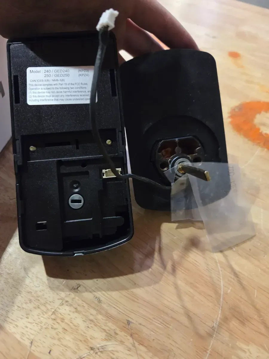 Kwikset Powerbolt 250 10-Button Keypad Venetian Bronze Transitional Electronic Deadbolt Door Lock - image 3