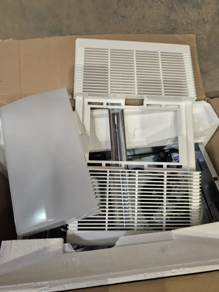 80 CFM Ceiling Bathroom Exhaust Fan with Light and 1300-Watt Heater - image 5