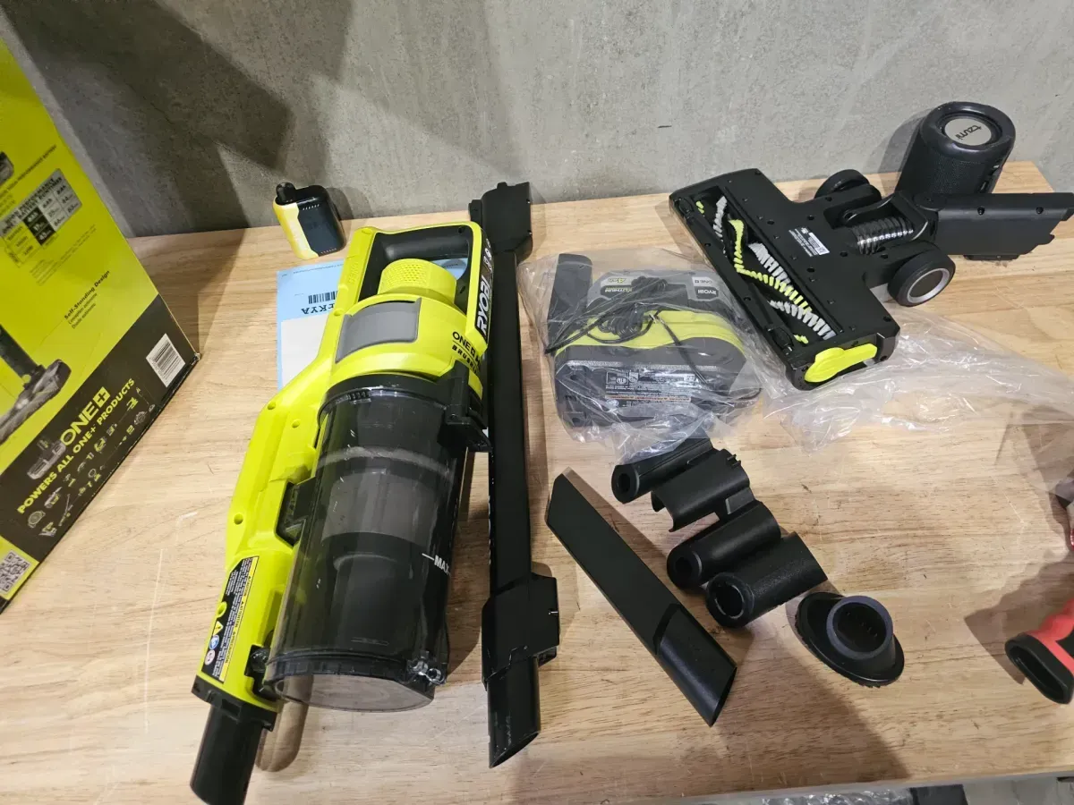 ONE+ HP 18V Cordless Pet Stick Vacuum Cleaner Kit with 4.0 Ah HIGH PERFORMANCE Battery and Charger - image 5