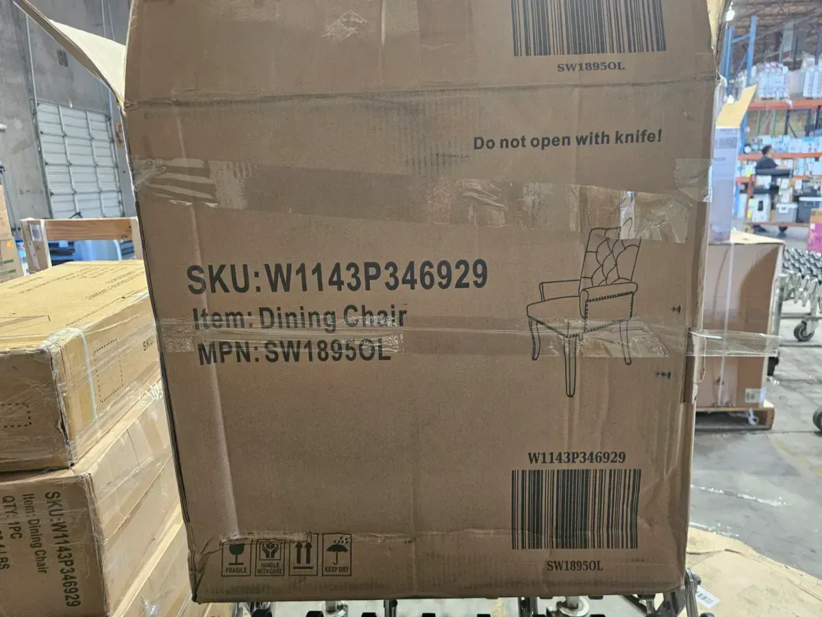 Olive Green Chenille Dining Chair, Upholstered Accent Chair with Curved Solid Wood Legs, Elegant Tufted Club ArmChair - image 4