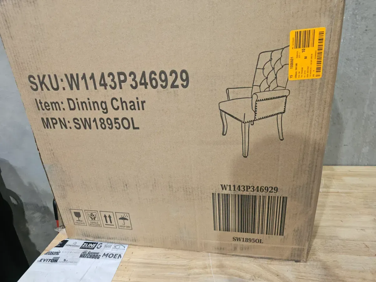 Olive Green Chenille Dining Chair, Upholstered Accent Chair with Curved Solid Wood Legs, Elegant Tufted Club ArmChair - image 3