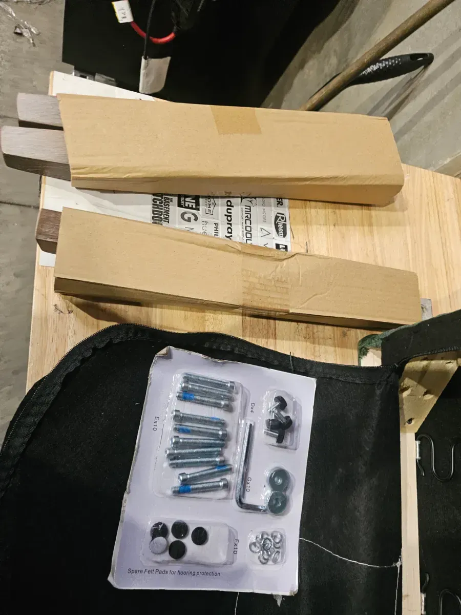 Olive Green Chenille Dining Chair, Upholstered Accent Chair with Curved Solid Wood Legs, Elegant Tufted Club ArmChair - image 5