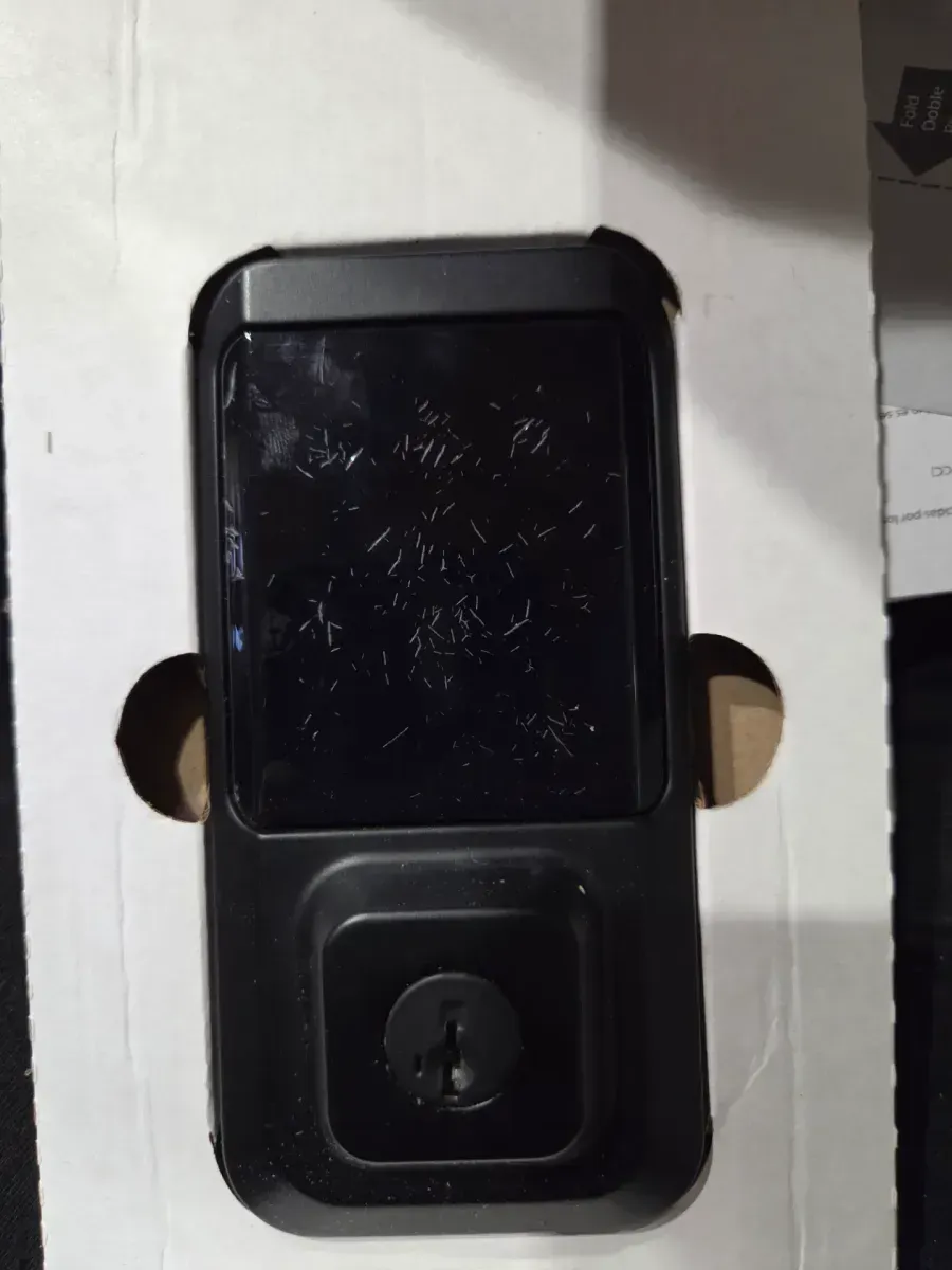 It does not come with keys.HALO Venetian Bronze Single-Cylinder Keypad Electronic Smart Lock Deadbolt featuring SmartKey, Touchscreen and WiFi - image 2