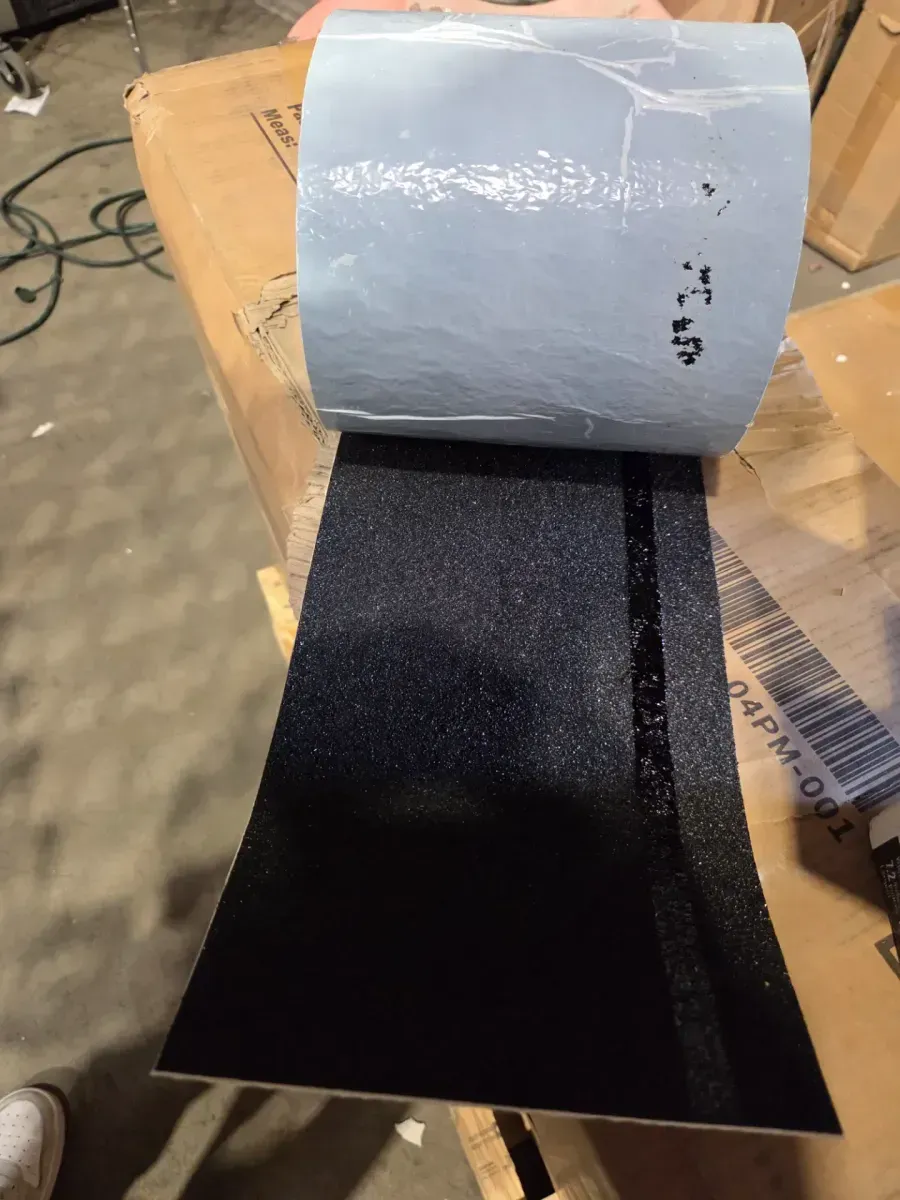 1-1/4 in. Roofing Nails (7,200), Starter Roll (33.3 ft.) & 12 in. x 48 in. Ridge Vent Combo - image 4