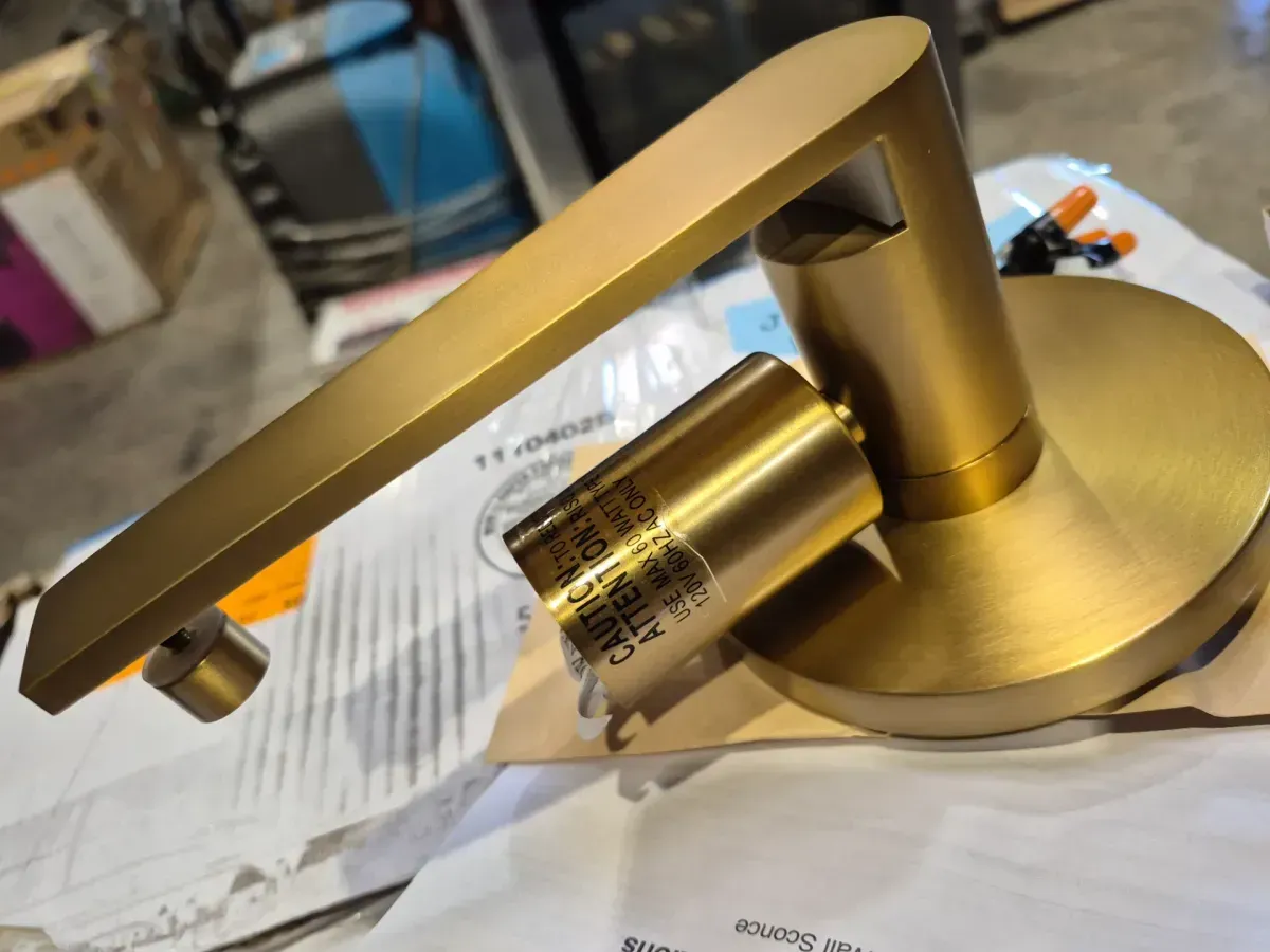 Hint 1-Light Brushed Moderne Brass Swirl Glass Wall Sconce - image 5