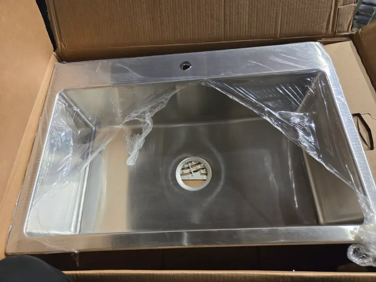 Cursiva 18-Gauge Stainless Steel 33 in. Single Bowl Drop-In Kitchen Sink with Faucet - image 5