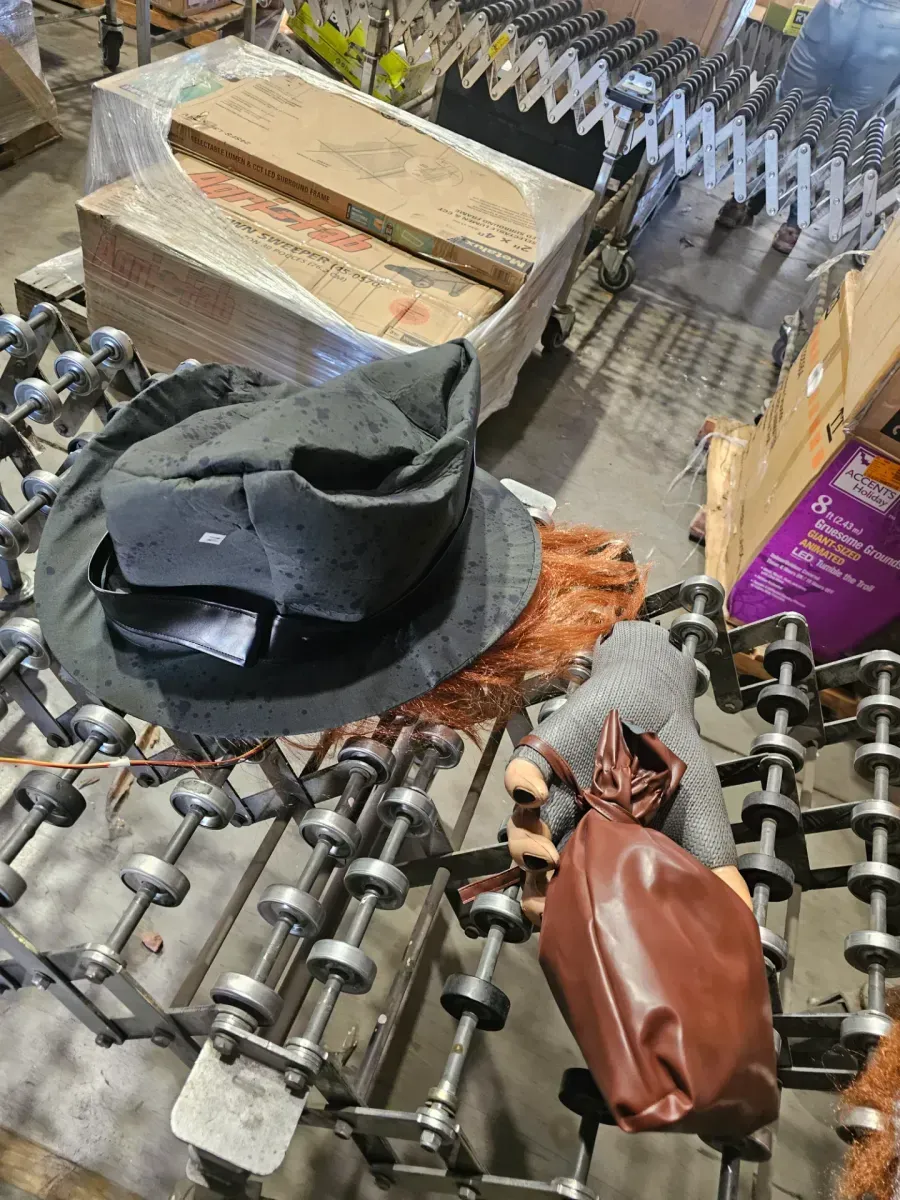 Lucky the Leprechaun Animatronic Decoration - image 3