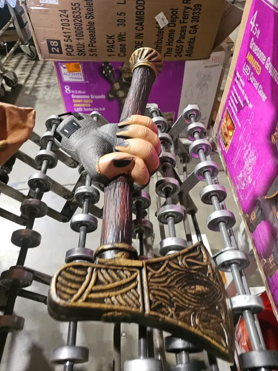 Lucky the Leprechaun Animatronic Decoration - image 6