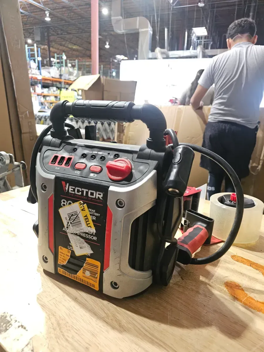 Vector 800A Peak Battery Jump Starter with 120 PSI Air Compressor - image 2