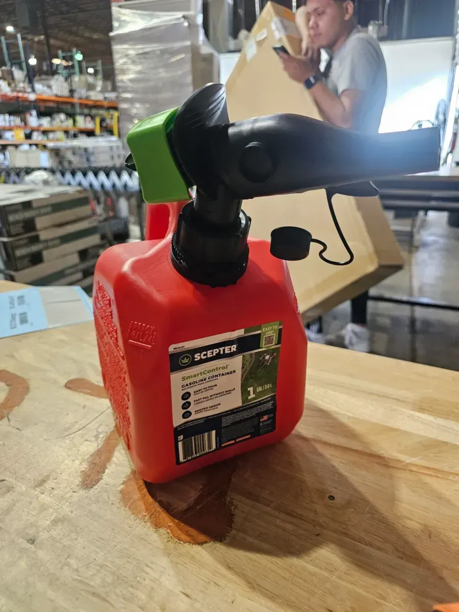 1 Gal. Smart Control Gas Can - image 4