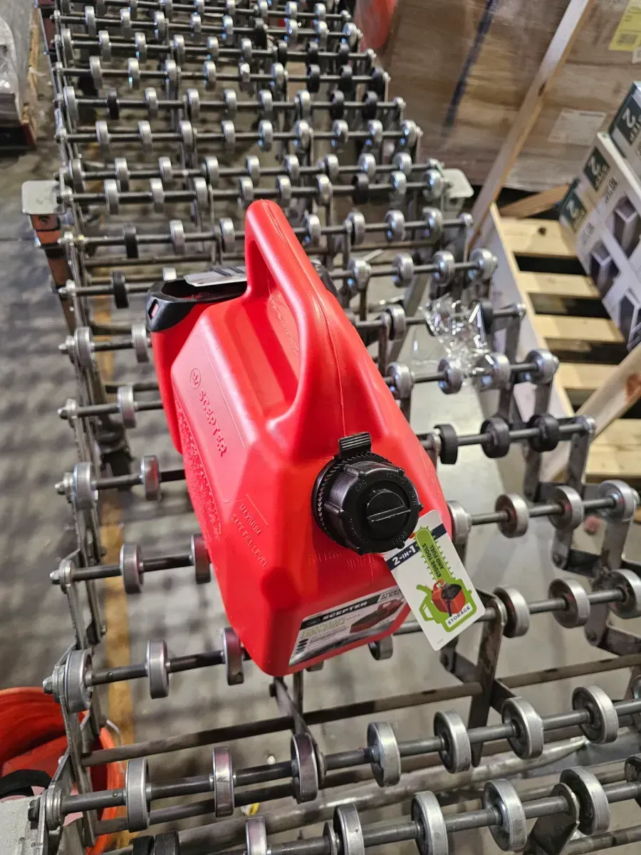 1.5 Gal. Gas Can with Chainsaw Tool Storage Compartment - image 4