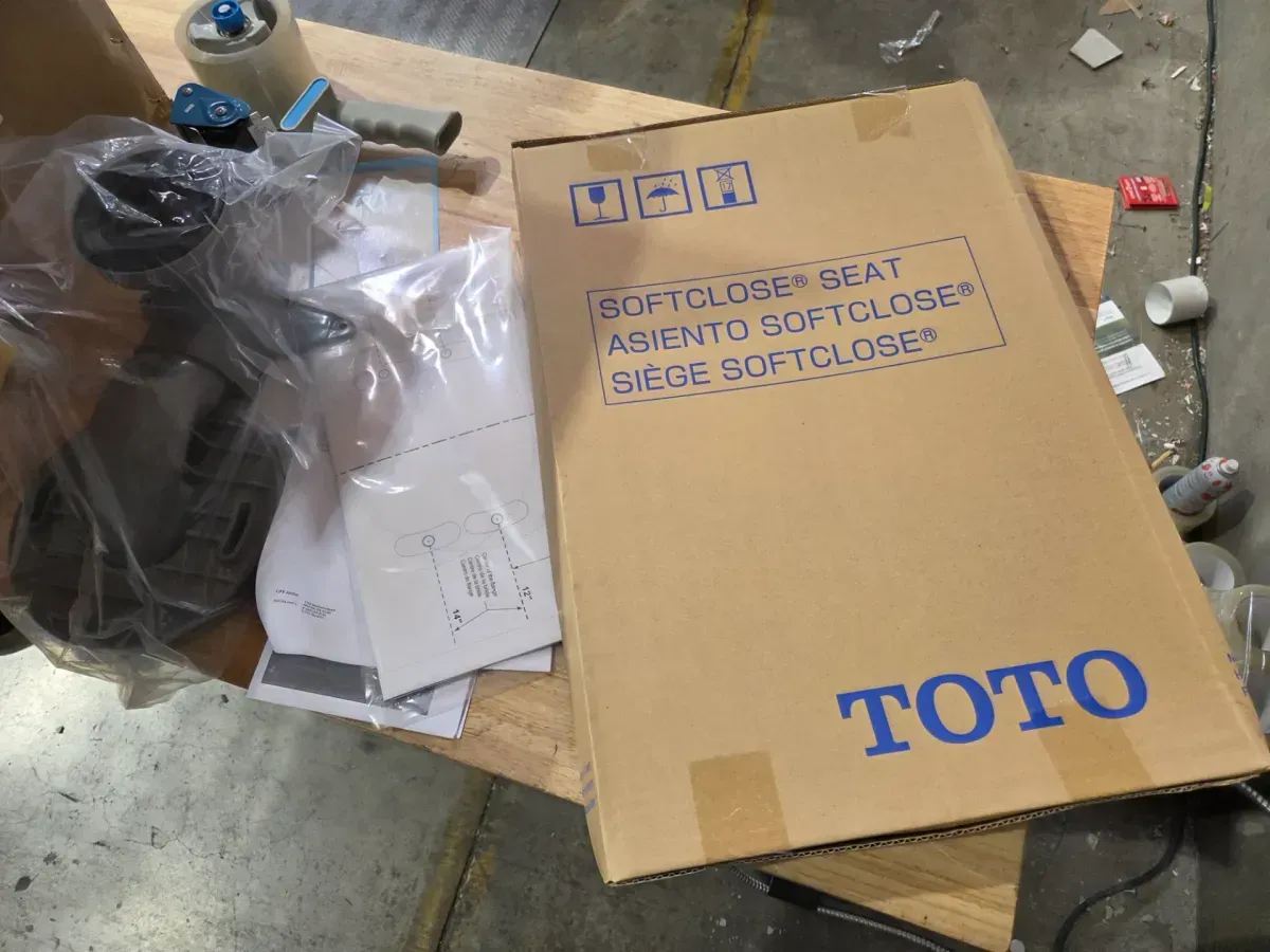 TOTO Nexus One-Piece Elongated 1.28 GPF Toilet, Cotton White (MS642124CEFG) - image 4