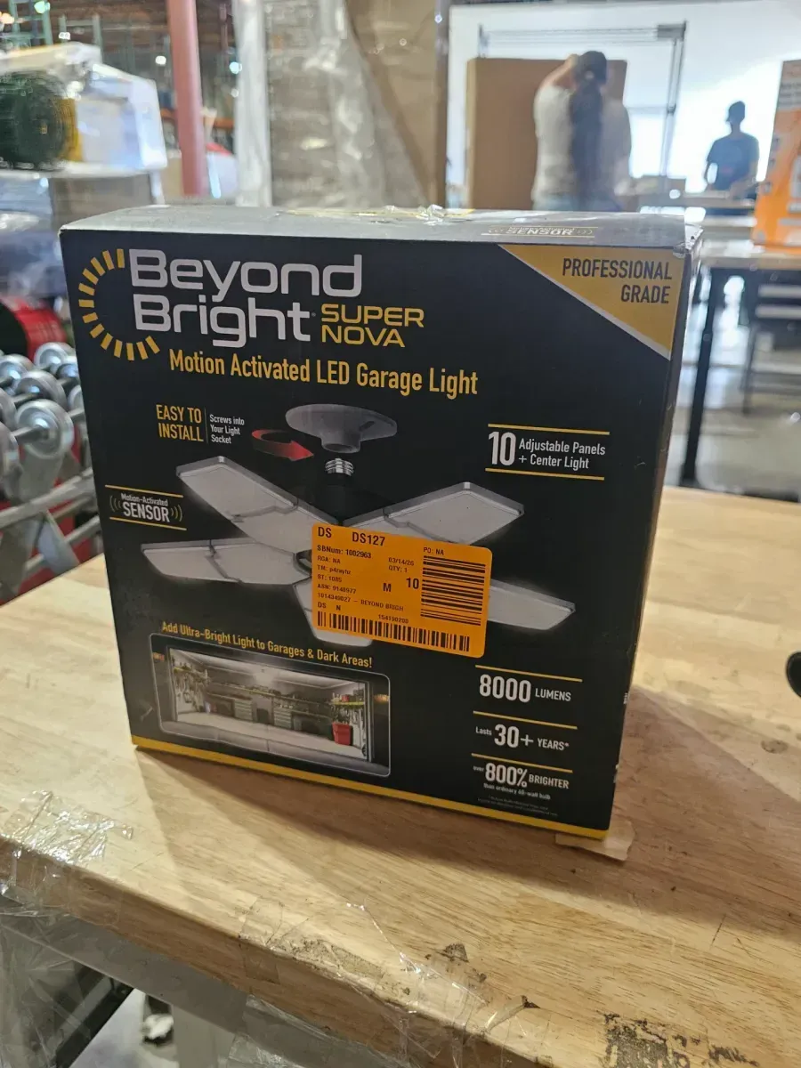 40-Watt Motion-Activated LED Garage Light with 10-Adjustable Panels, 372 LED Bulbs - image 4