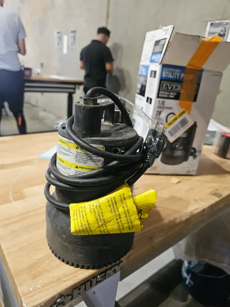 Everbilt 1/6 HP Submersible Thermoplastic Utility Pump - image 2